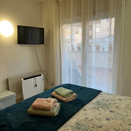 Comode Apartament Al Bell Mig De خيرونا المظهر الخارجي الصورة