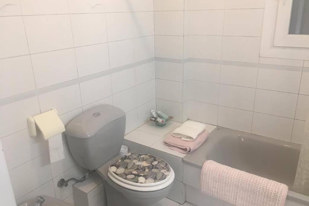 Comode Apartament Al Bell Mig De خيرونا المظهر الخارجي الصورة