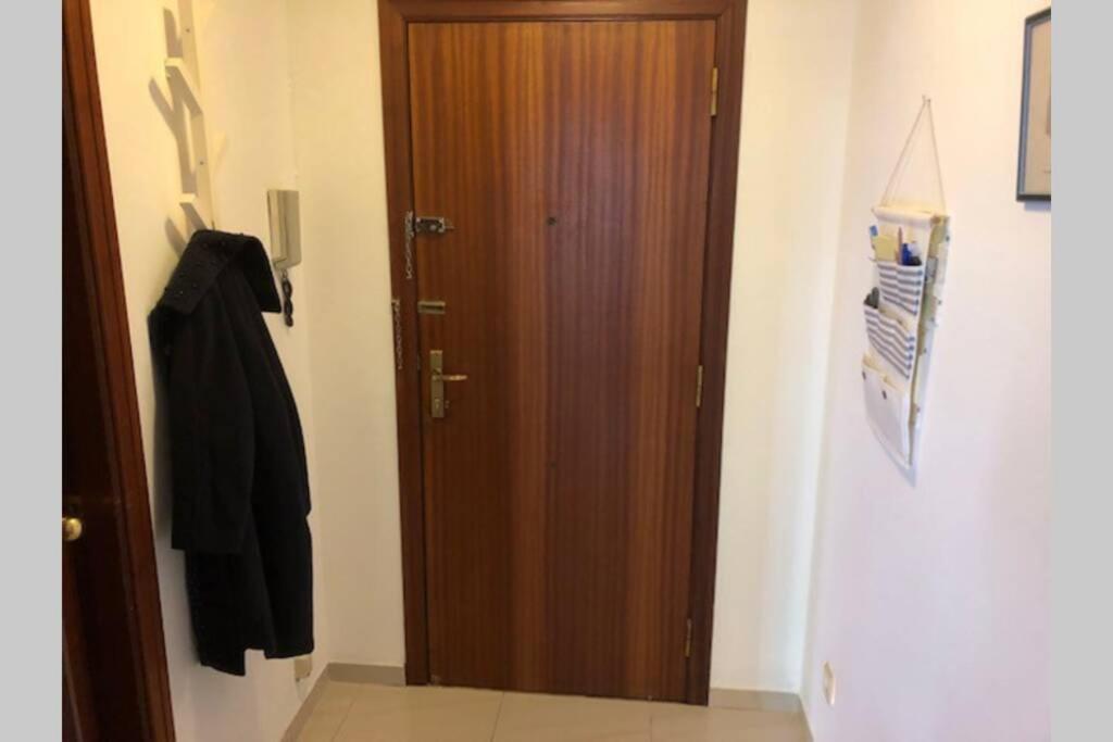 Comode Apartament Al Bell Mig De خيرونا المظهر الخارجي الصورة